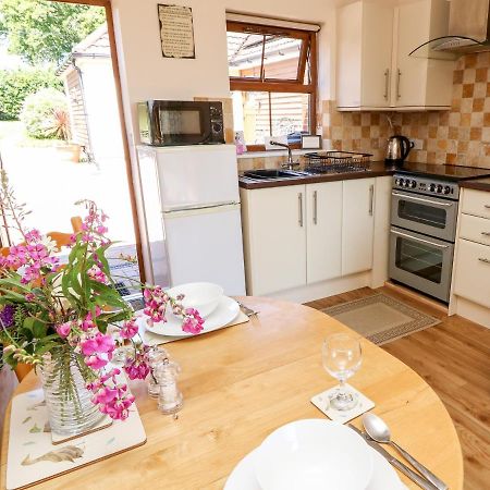 3 The Stables Villa Havenstreet  Bagian luar foto