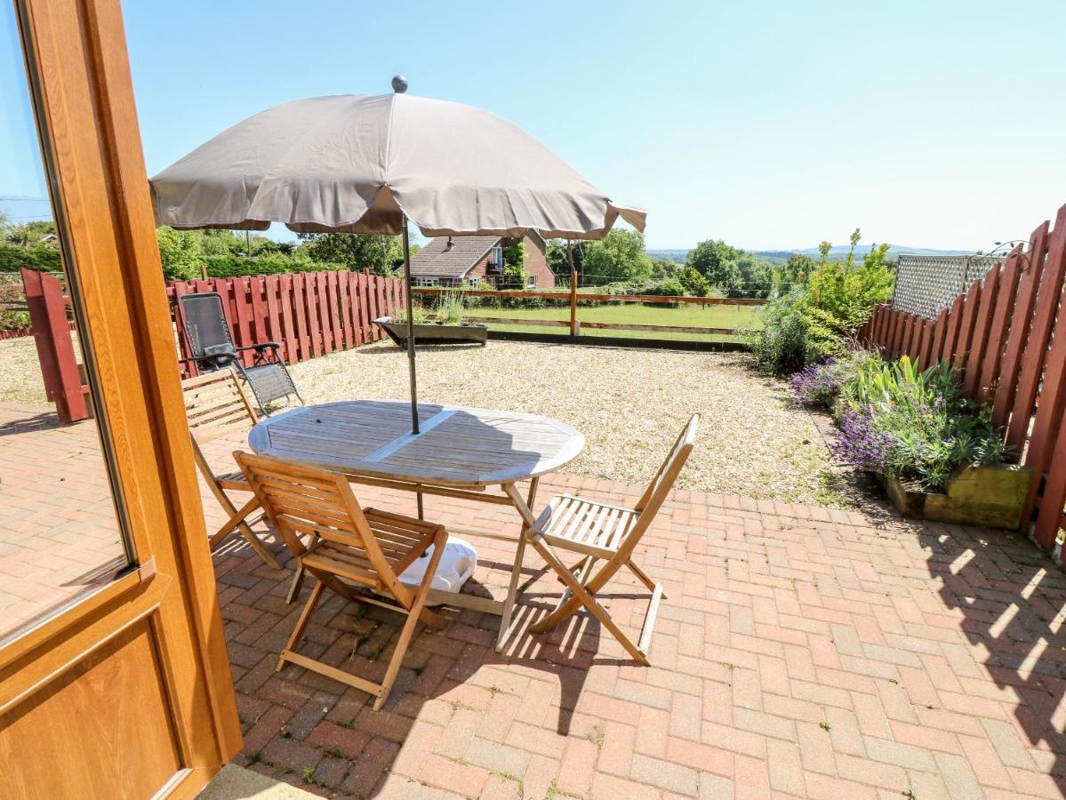 3 The Stables Villa Havenstreet  Bagian luar foto