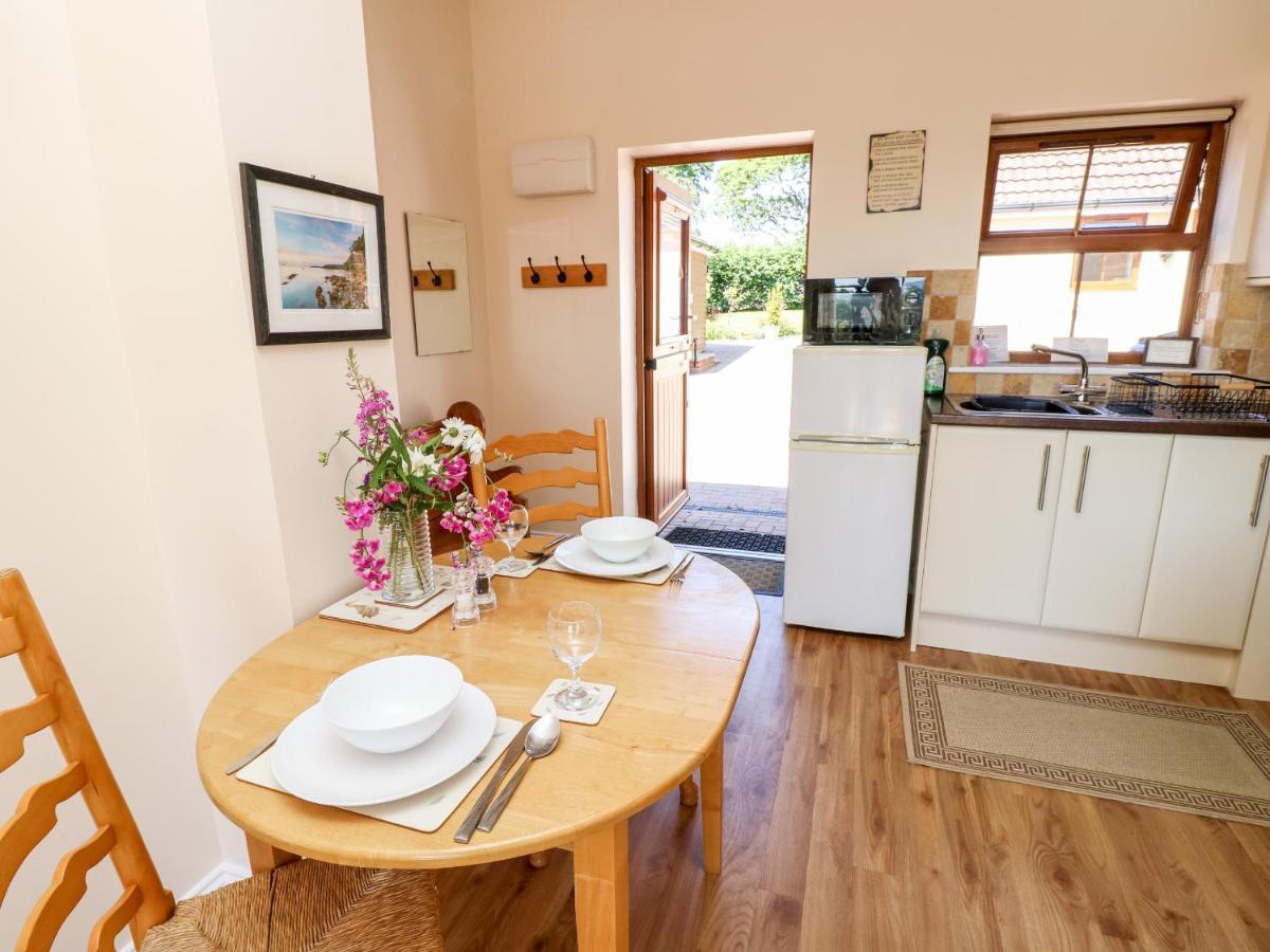 3 The Stables Villa Havenstreet  Bagian luar foto
